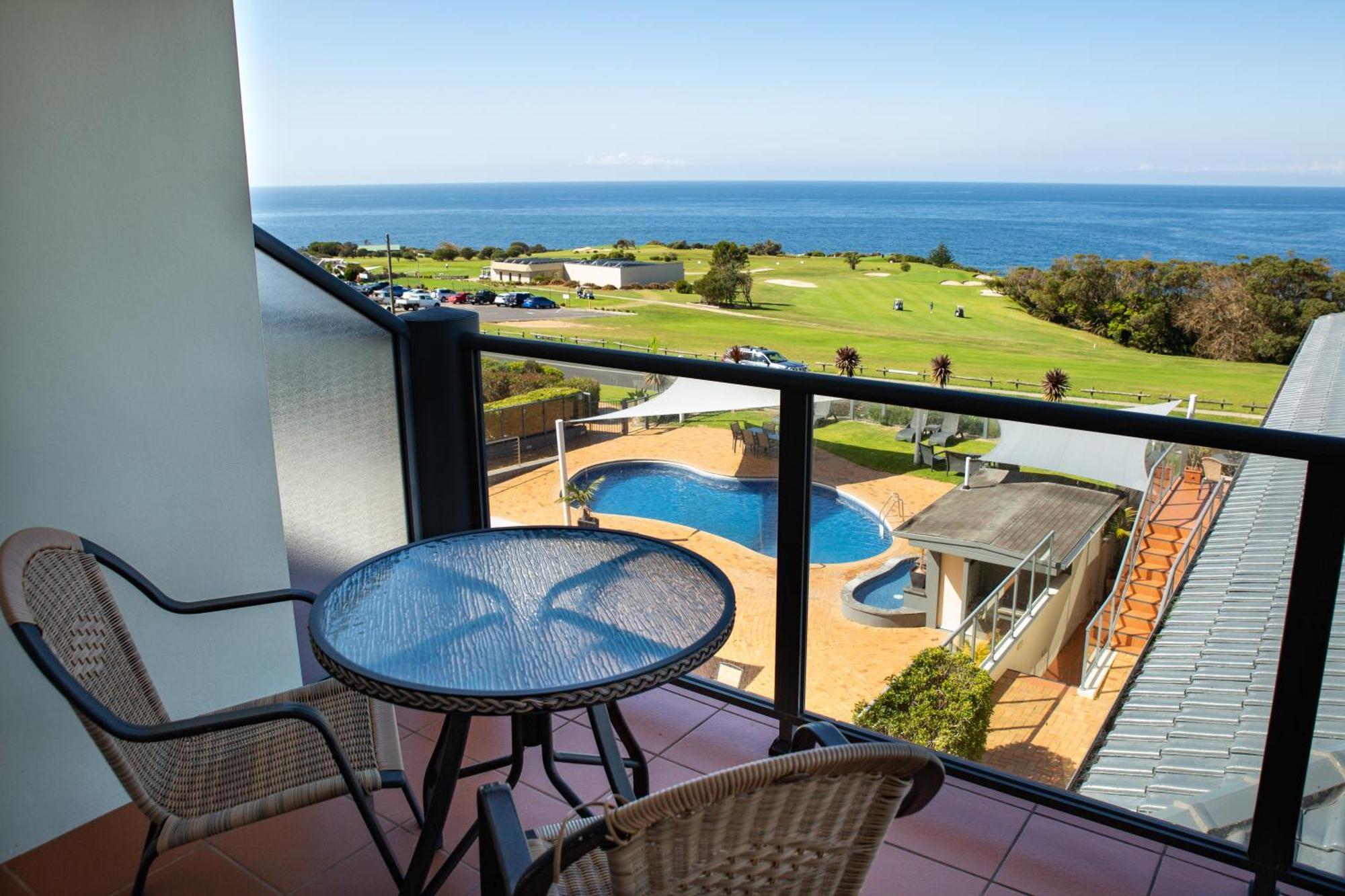 Amooran Oceanside Apartments And Motel Narooma Exteriör bild