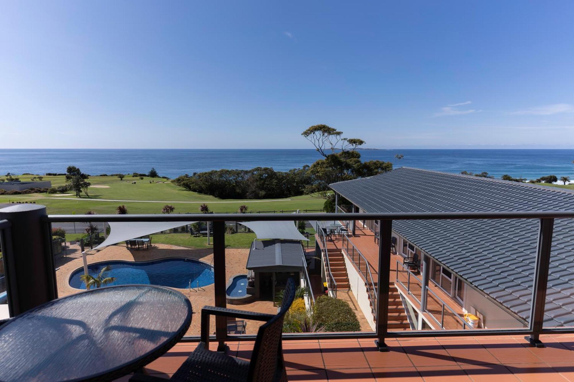 Amooran Oceanside Apartments And Motel Narooma Exteriör bild