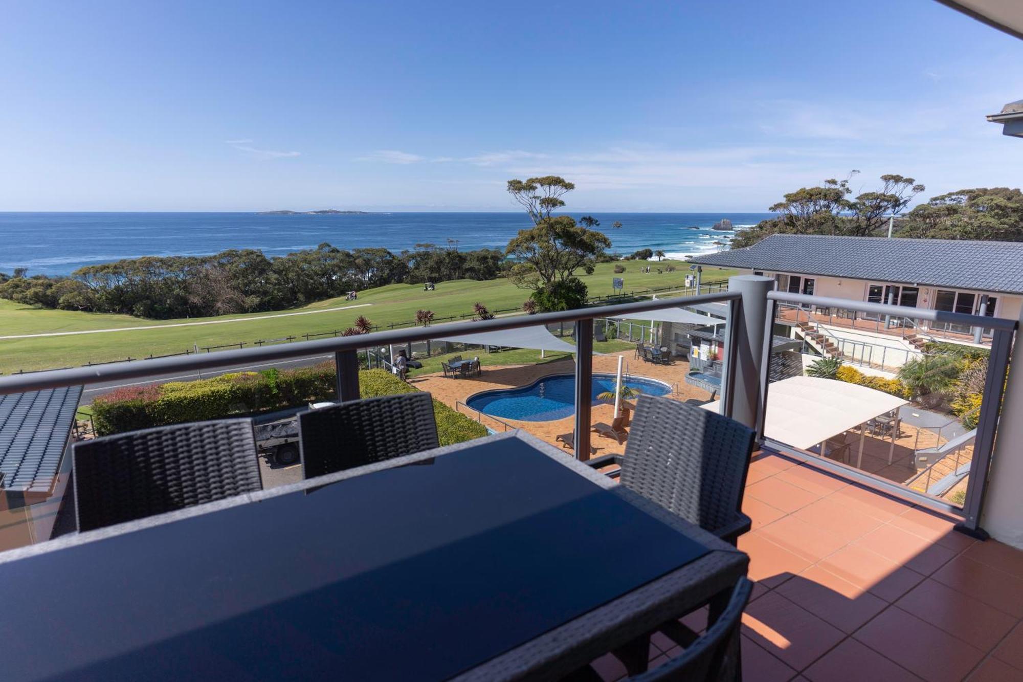Amooran Oceanside Apartments And Motel Narooma Exteriör bild