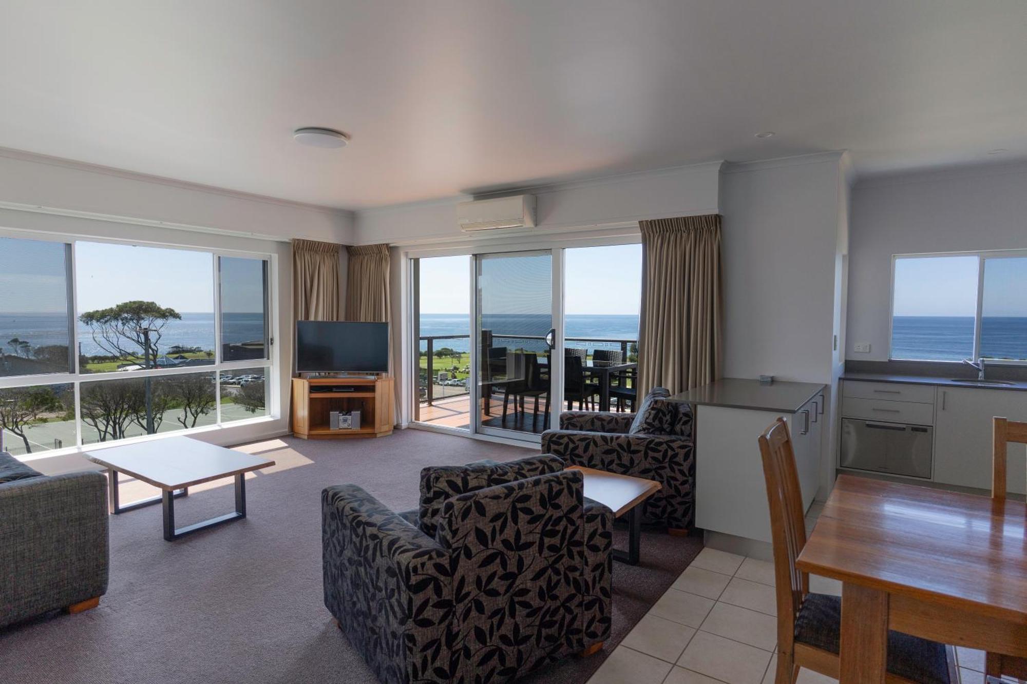 Amooran Oceanside Apartments And Motel Narooma Exteriör bild