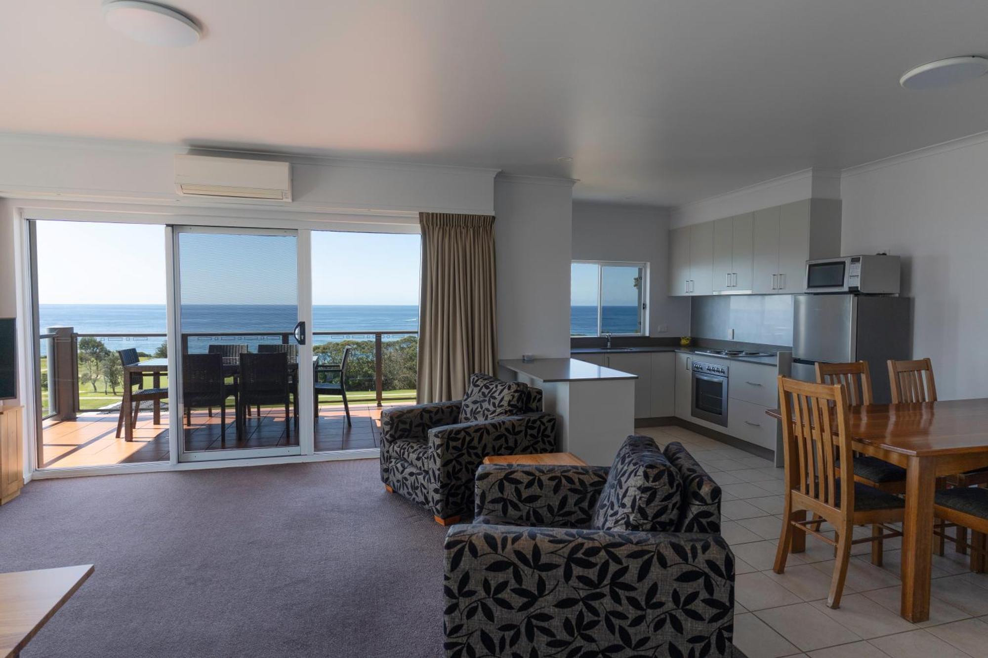 Amooran Oceanside Apartments And Motel Narooma Exteriör bild